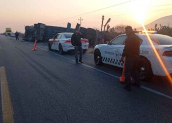 Choque entre tractocamiones en la Tula-San Luis Potosí provoca caos vial