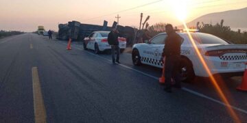 Choque entre tractocamiones en la Tula-San Luis Potosí provoca caos vial