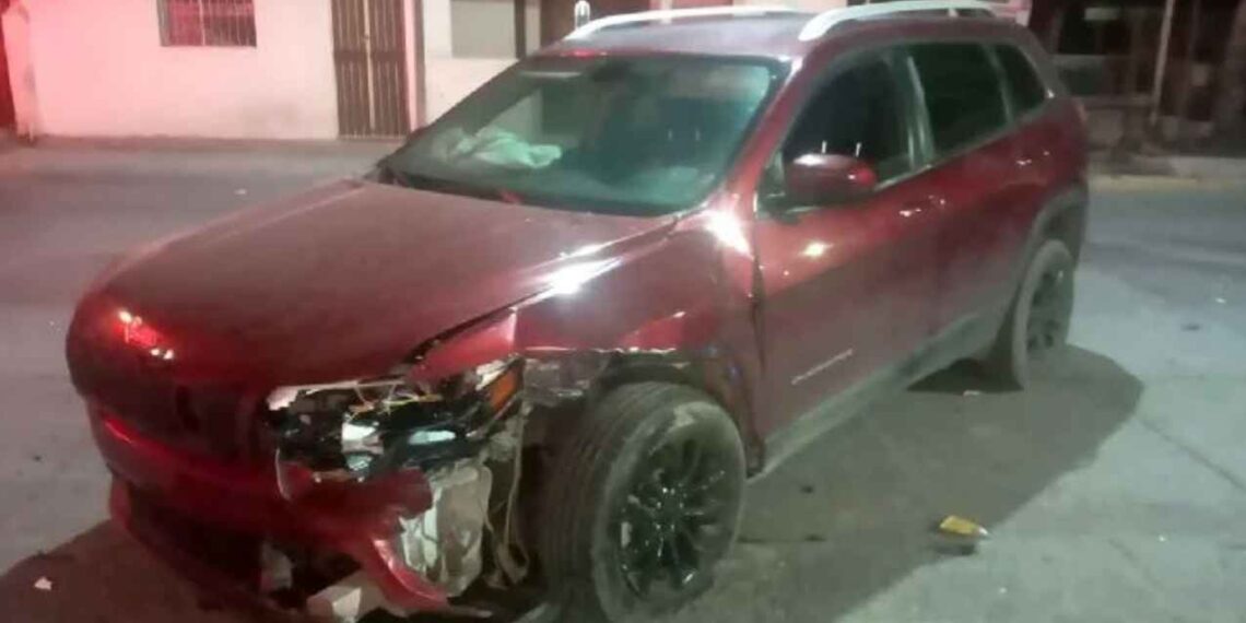 Conductor se pasa el alto y provoca choque en Nuevo Laredo
