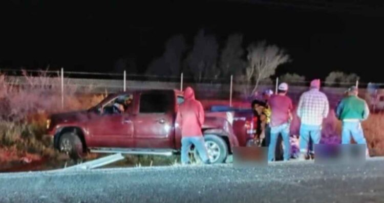 Conductor se impacta contra un tráiler en la carretera libre a Saltillo; hay un muerto y un herido