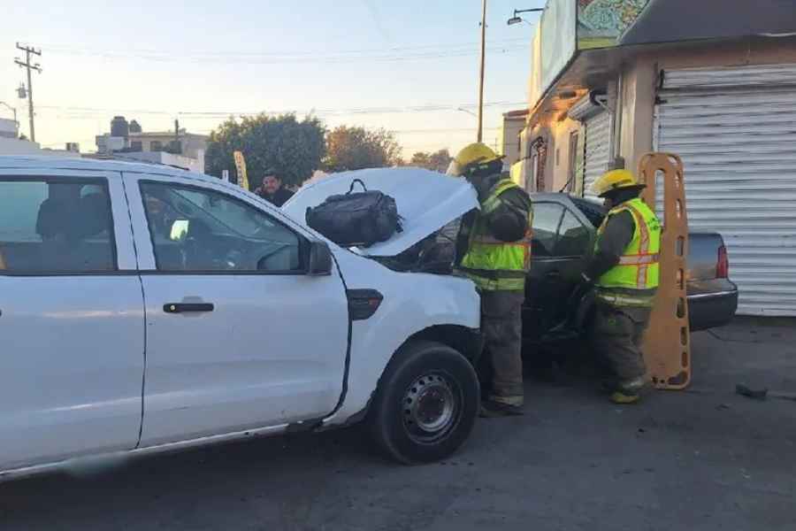 Conductora resulta herida tras chocar en Torreón, Coahuila