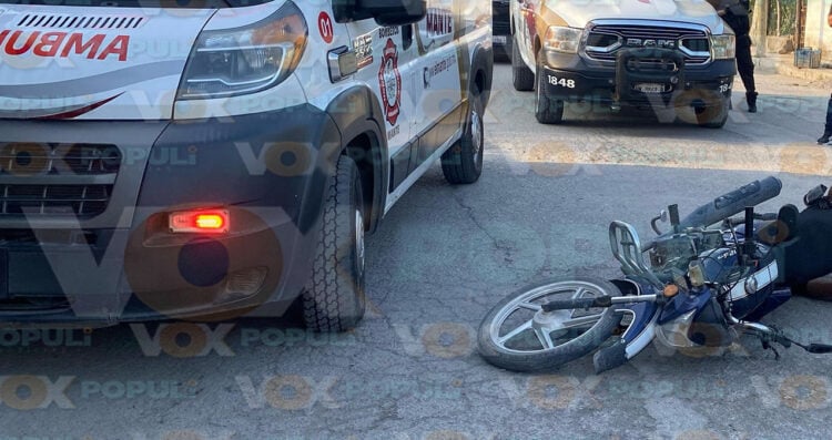 Descuido de motociclista provoca choque en El Mante; resultó herido