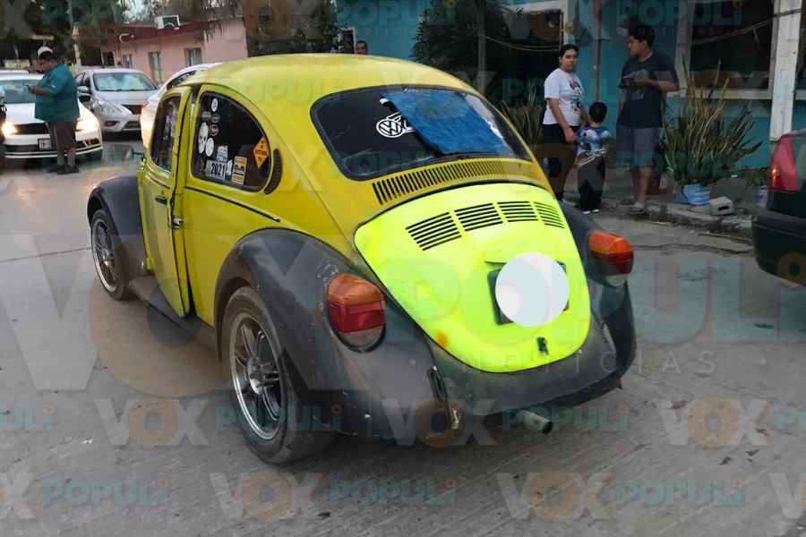 Despistado reverzaso vehículo Victoria (3)