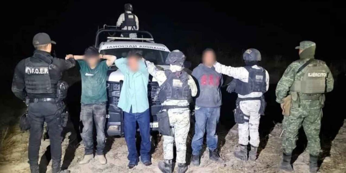 Detienen a 3 sujetos armados con carro robado en Ojuelos, Jalisco