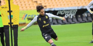 Diego Lainez se perderá el duelo contra Necaxa por acumulación de tarjetas