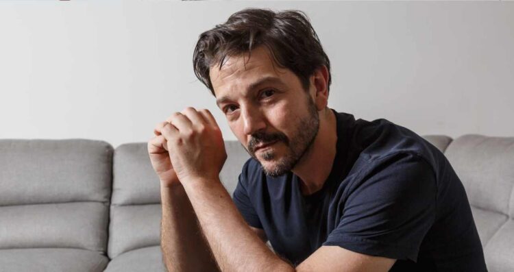Diego Luna adaptará Ceniza en la Boca al cine una historia de migración, lucha y esperanza