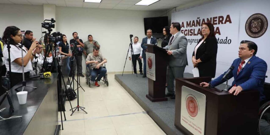 Diputados exigen sanción para el alcalde de Río Bravo, Tamaulipas por beber en su oficina