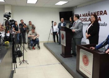 Diputados exigen sanción para el alcalde de Río Bravo, Tamaulipas por beber en su oficina