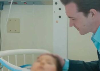 Drake Bell conmueve con la historia de Rafita y pide ayuda para su tratamiento