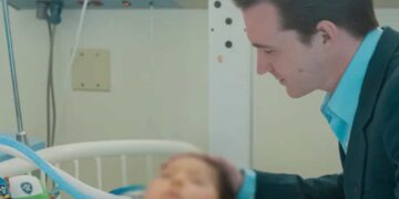 Drake Bell conmueve con la historia de Rafita y pide ayuda para su tratamiento