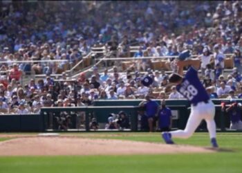 Recibe fuerte pelotazo el lanzador de los Angeles Dodgers VIDEO