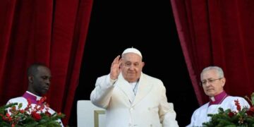 El papa Francisco enfrenta una crisis respiratoria grave, informa el Vaticano