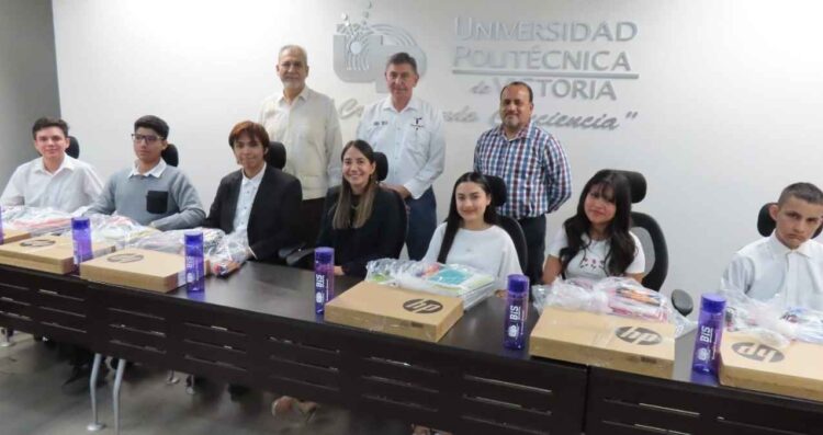 Entrega UPV becas de excelencia a estudiantes de nuevo ingreso