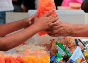 Estos alimentos estarán prohibidos en las cooperativas escolares, según la SEP