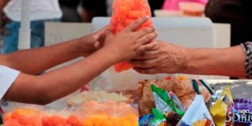 Estos alimentos estarán prohibidos en las cooperativas escolares, según la SEP