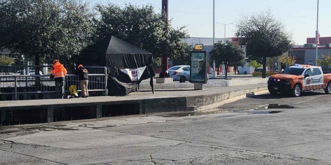 Explosión en alcantarillas de Guadalupe, Nuevo León, genera movilización de bomberos