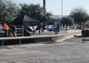 Explosión en alcantarillas de Guadalupe, Nuevo León, genera movilización de bomberos