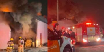 Incendio arrasa con tarimera en la colonia Santa Rosa de Apodaca, Nuevo León