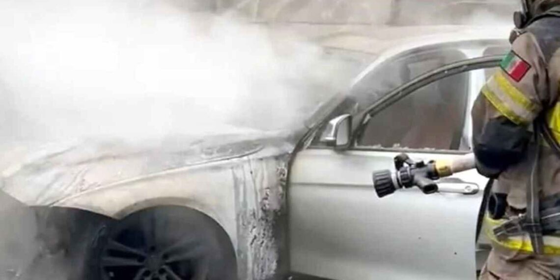 Fuego auto San Pedro