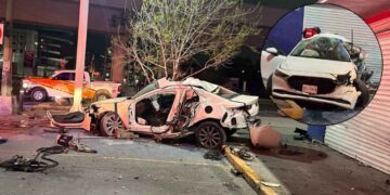 Fuerte choque en la avenida Venustiano Carranza de Monterrey deja dos lesionados
