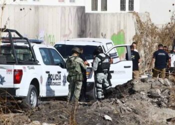 Hallan cadáver envuelto en una lona en un fraccionamiento de Tlajomulco, Jalisco