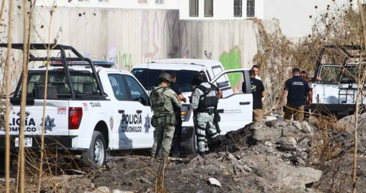 Hallan cadáver envuelto en una lona en un fraccionamiento de Tlajomulco, Jalisco