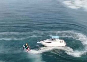 Hombre varado en el mar es rescatado con drones y apoyo de rescatistas en Tijuana