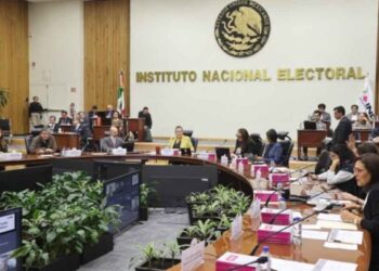 INE advertencia propaganda adelantada