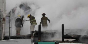 Incendio en Parque Industrial Las Américas se reactiva en Apodaca, Nuevo León