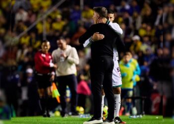 James Rodríguez adaptación León