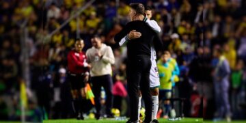 James Rodríguez adaptación León