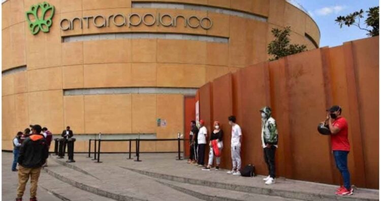 Joven denuncia violación en estacionamiento de plaza Antara en Polanco