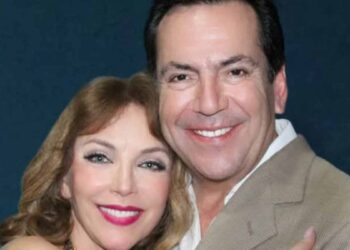Laura Flores y Lalo Salazar sorprenden con su romance tras 20 años de amistad