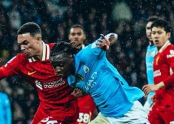 Liverpool derrota al Manchester City y se afianza en la cima de la Premier League