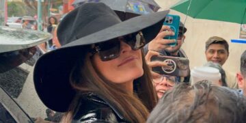 Llora Ana Bárbara la partida de Paquita la del Barrio