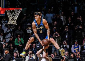 McClung hace historia al ganar su tercer concurso de clavadas consecutivo