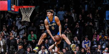 McClung hace historia al ganar su tercer concurso de clavadas consecutivo