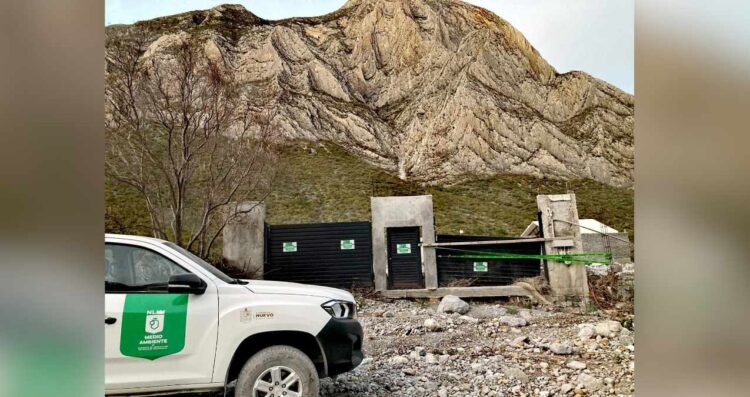 Medio Ambiente frena obra no autorizada en La Huasteca, Santa Catarina, NL