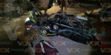 Motociclista pierde el control, impacta una barda y queda gravemente herido en Ciudad Victoria, Tamaulipas