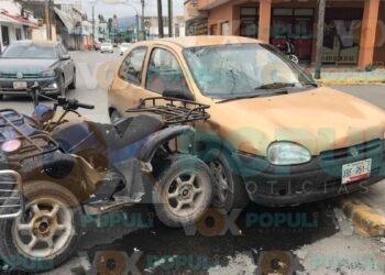 Motociclista provoca fuerte accidente en Ciudad Victoria al no respetar alto y termina herido