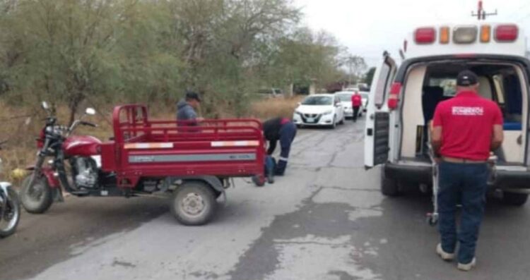 Mujer motociclista cae y resulta herida tras chocar con perro en San Fernando, Tamaulipas