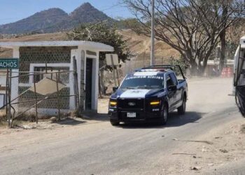 Mujer muere atrapada en góndola de camión en Zapopan
