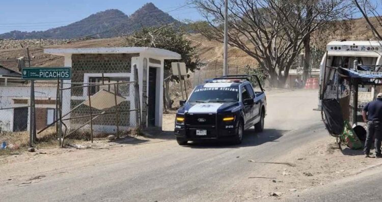 Mujer muere atrapada en góndola de camión en Zapopan