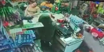Mujeres roban monedero Coahuila