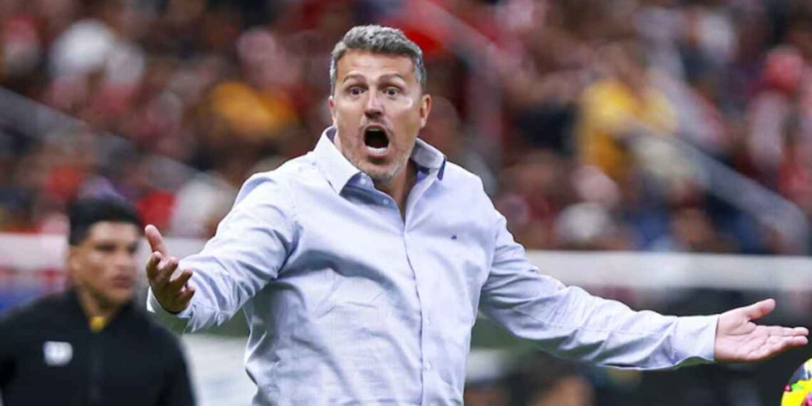 El Director Técnico Óscar García sigue hospitalizado ¿Quién dirigirá a Chivas contra Pumas?