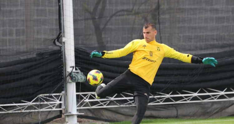 Paunovic prueba variantes antes del duelo ante León; Marcelo Flores inicia como titular