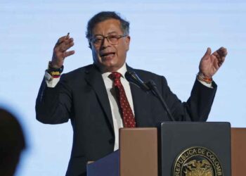 Petro asegura que el Cártel de Sinaloa controla el Ejército de Liberación Nacional