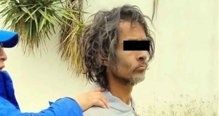 Policía detiene a hombre que intentaba robar minisplit en prepa de Monterrey, Nuevo León