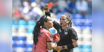 Sale llorando portera del Puebla Femenil en juego contra Cruz Azul