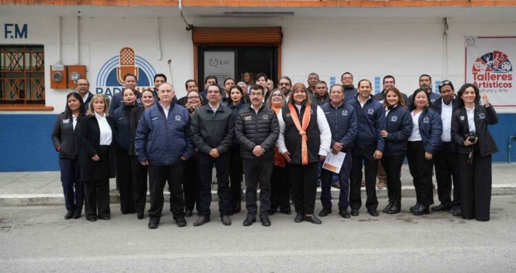 Preside rector Dámaso Anaya celebración del 33 aniversario de Radio UAT